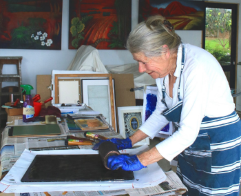 thumbnail PHOTO OF WENDY inking plate (in striped apron)-251